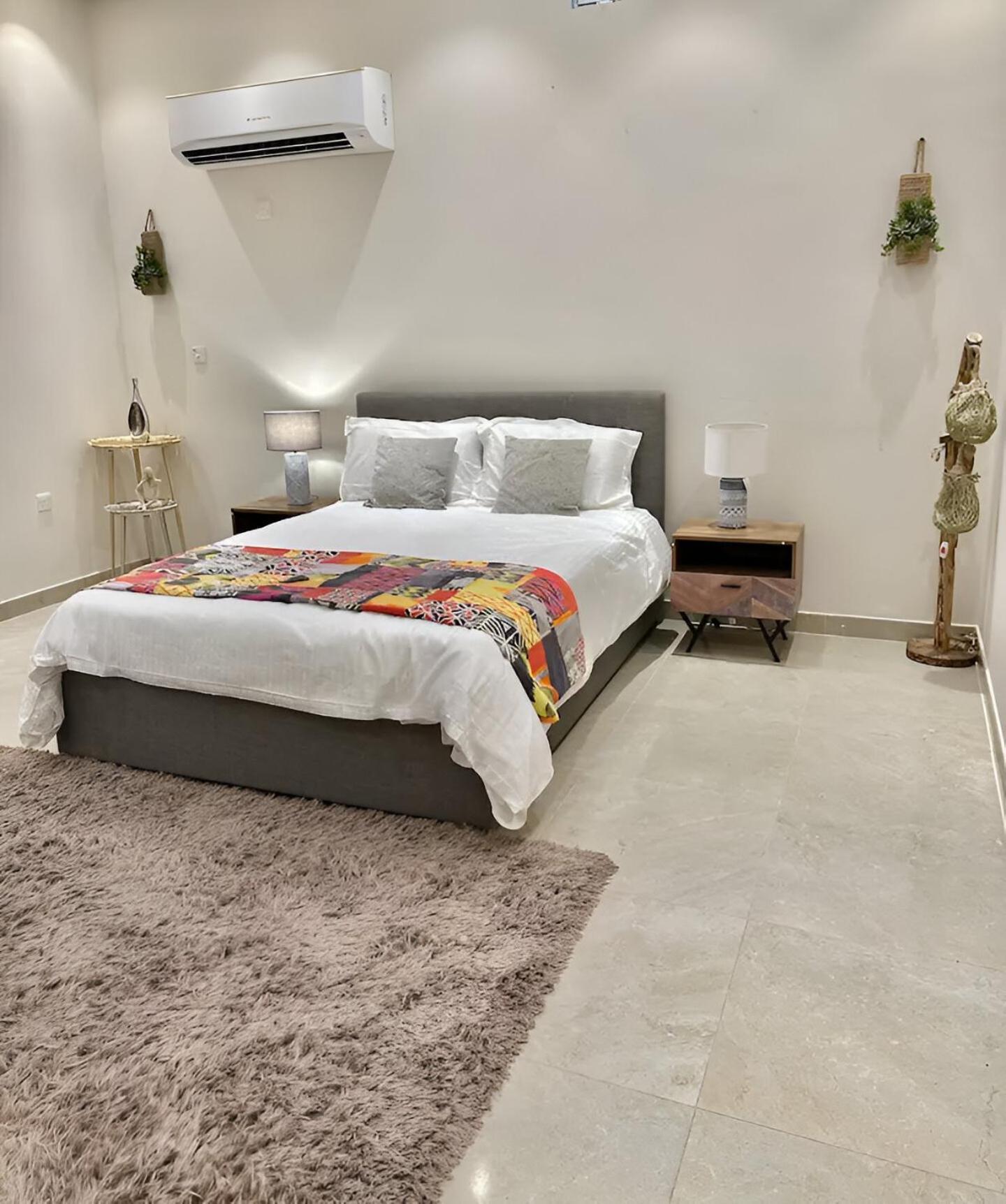 Elegant Garden Stay With 2 Living Areas, 2 Bedrooms, 1 Full And 1 Half Bath For 6 Guests Umm Al Amad Kültér fotó