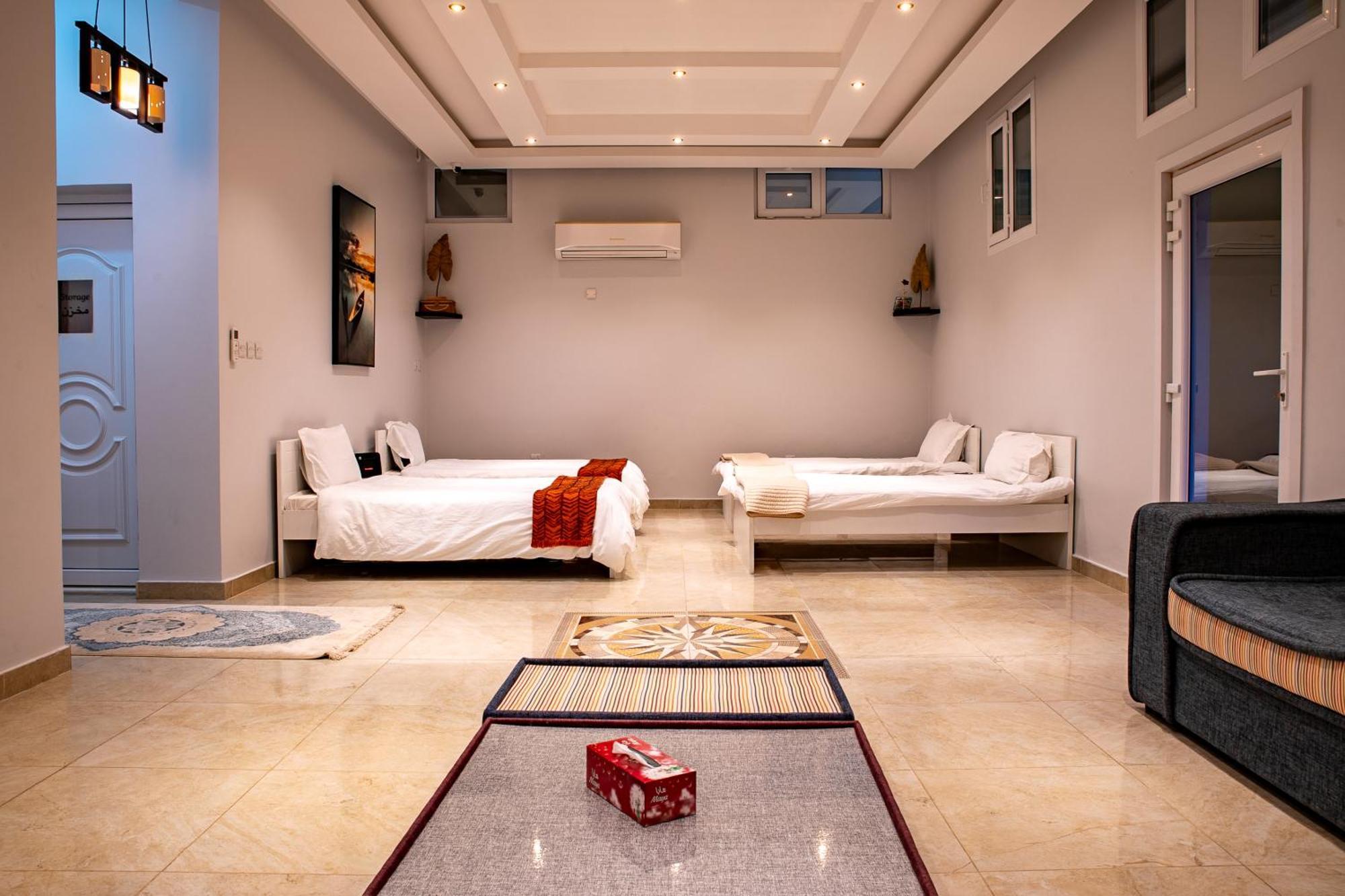 Elegant Garden Stay With 2 Living Areas, 2 Bedrooms, 1 Full And 1 Half Bath For 6 Guests Umm Al Amad Kültér fotó